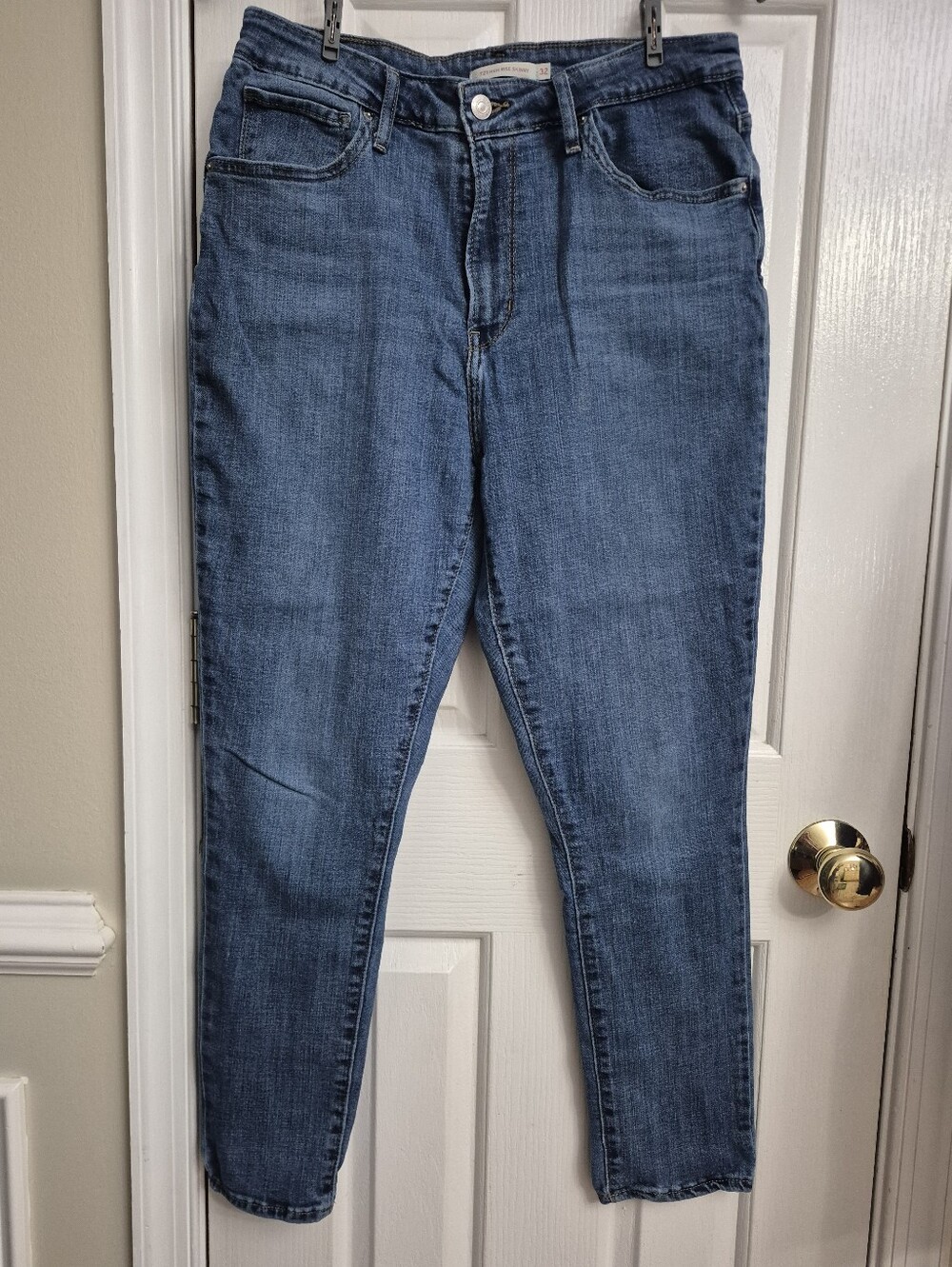 Levi's Women's Skinny Jeans - Classic Blue Denim